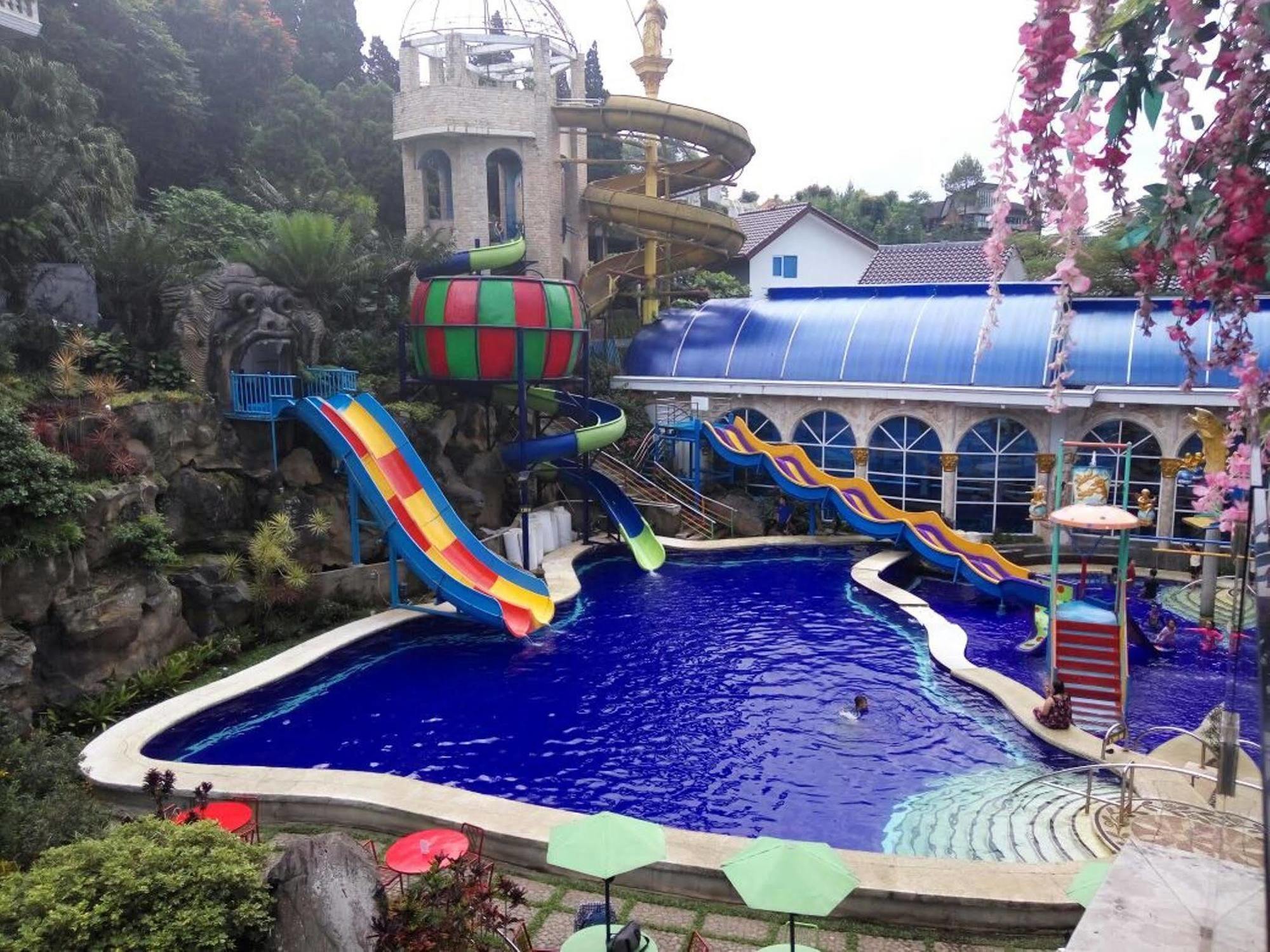 Grand Paradise Lembang Exterior foto